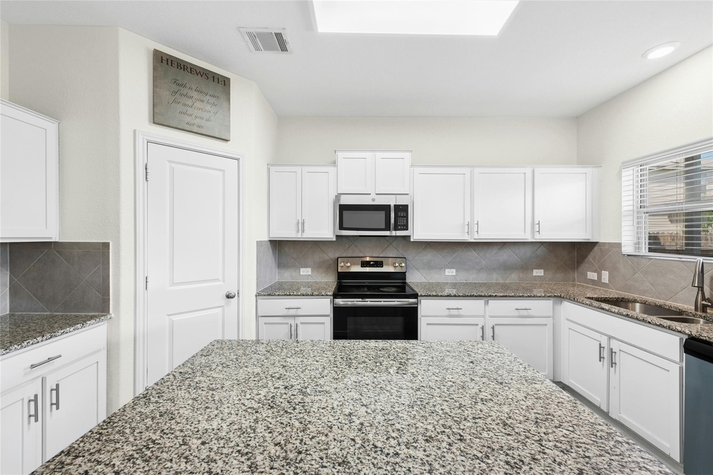 513 Circle Way - Photo 14