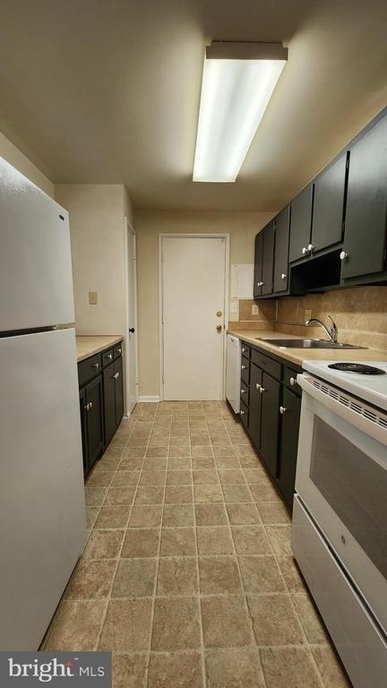804 Vaughn Road - Photo 1