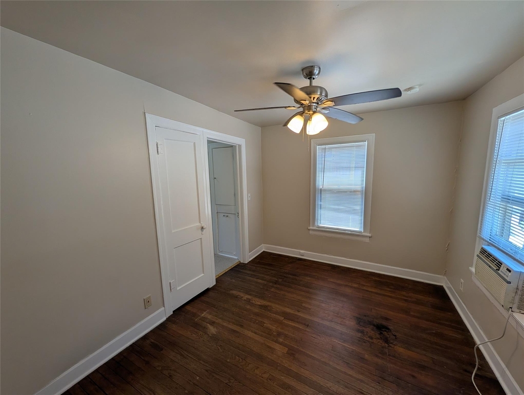 304 E 42nd St - Photo 12