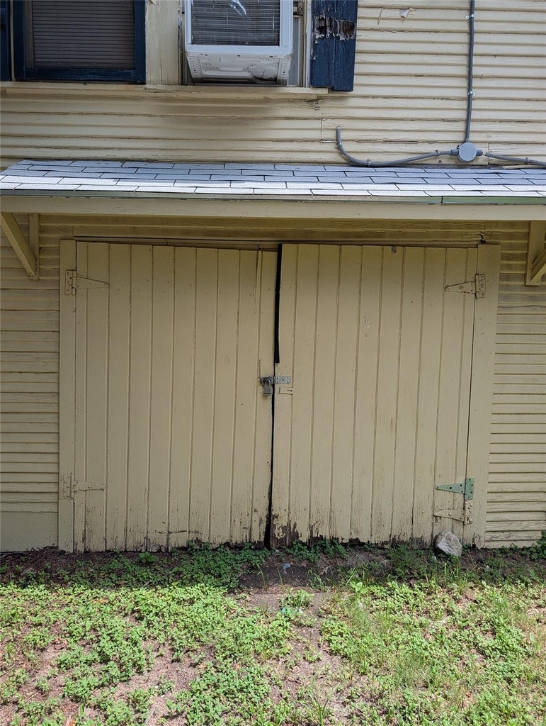 304 E 42nd St - Photo 20