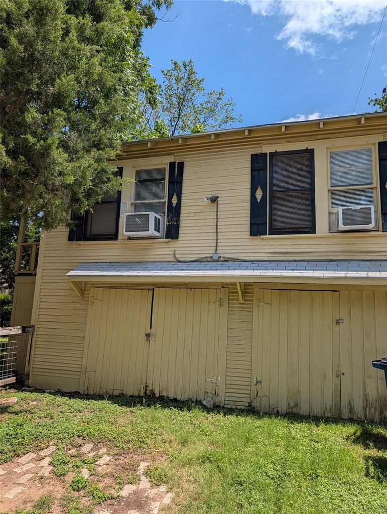 304 E 42nd St - Photo 19