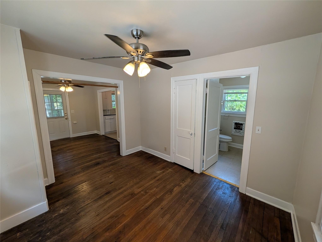 304 E 42nd St - Photo 13