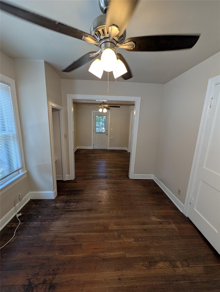 304 E 42nd St - Photo 16
