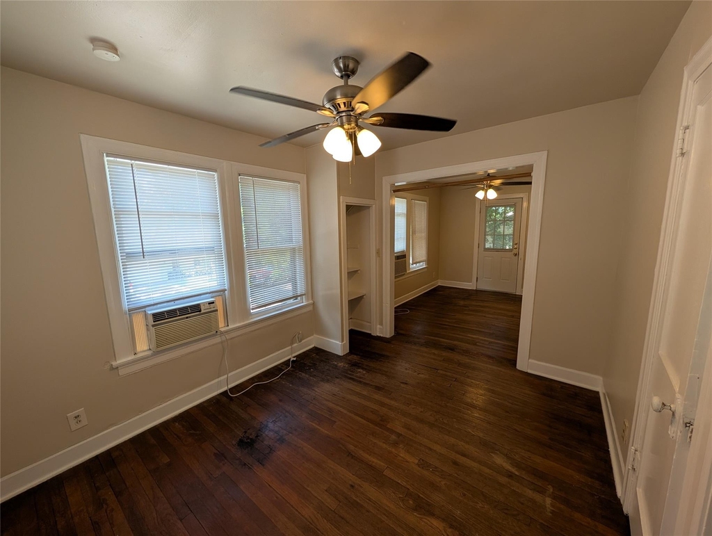 304 E 42nd St - Photo 15