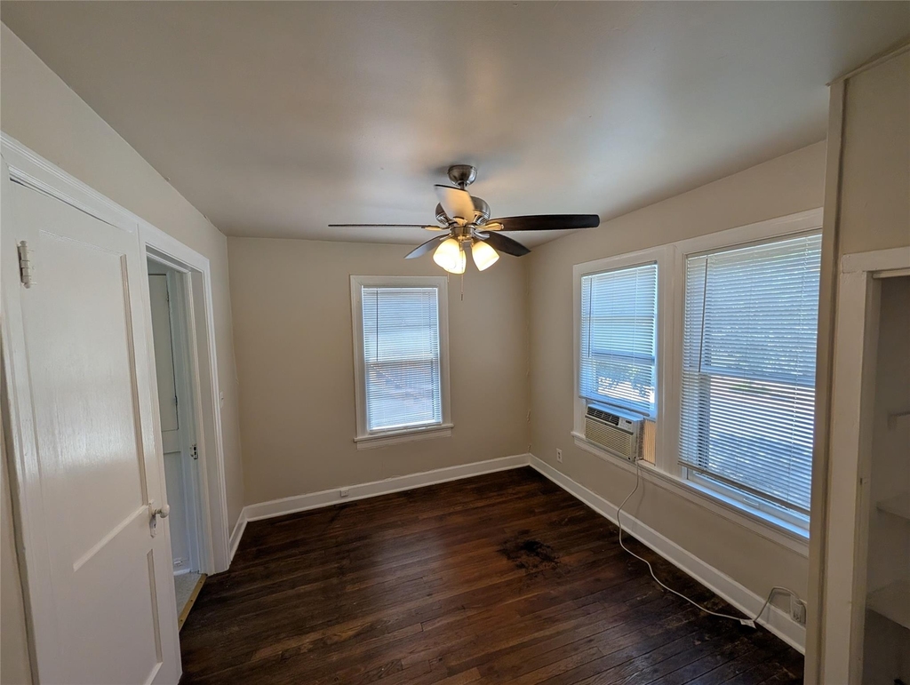 304 E 42nd St - Photo 11