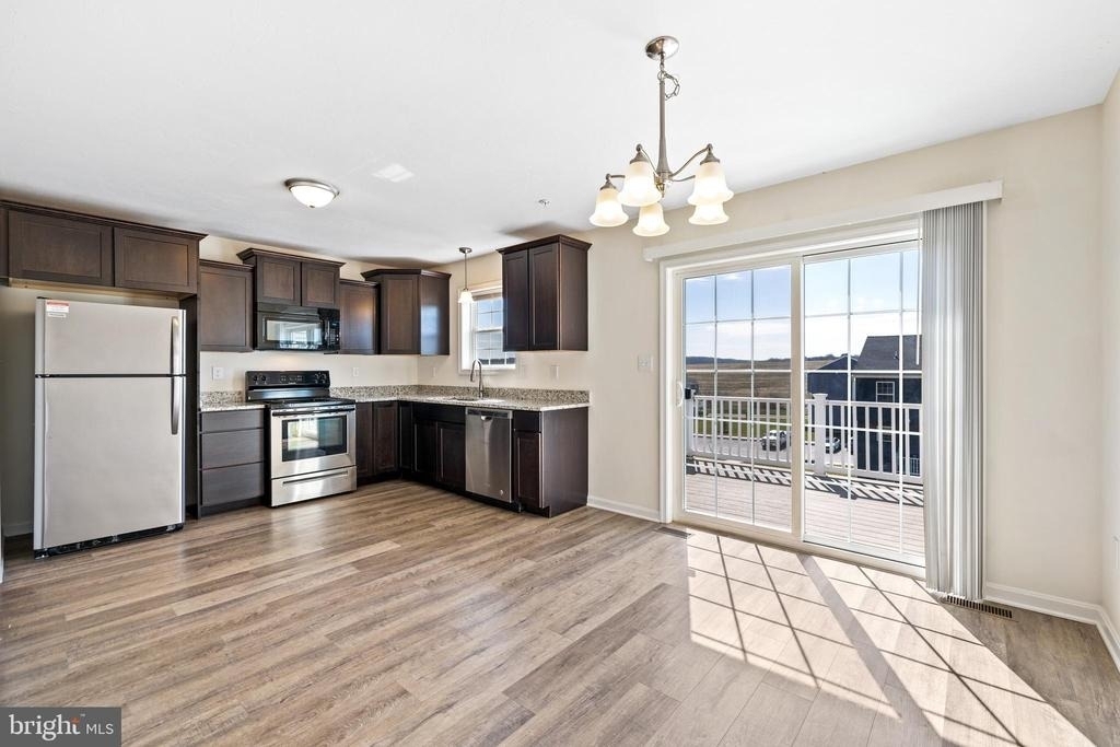 8 Heath Cir - Photo 2