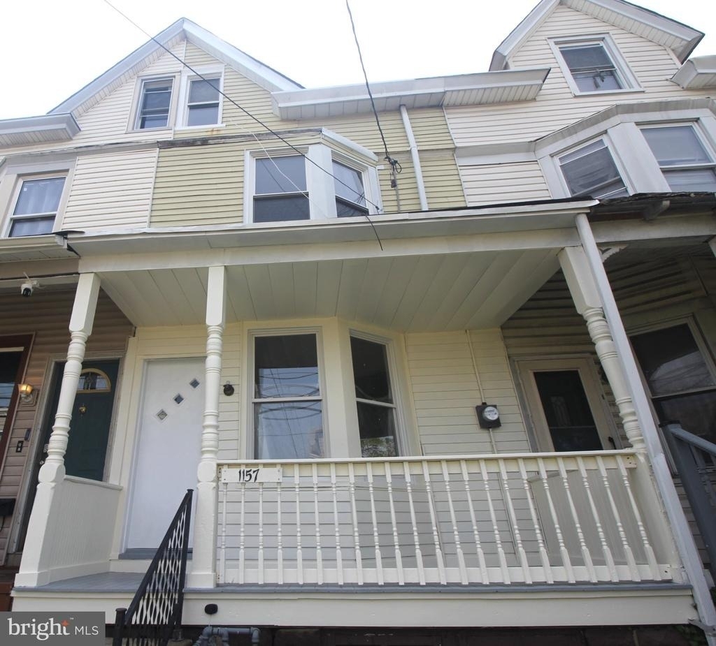 1157 Chambers Street - Photo 0