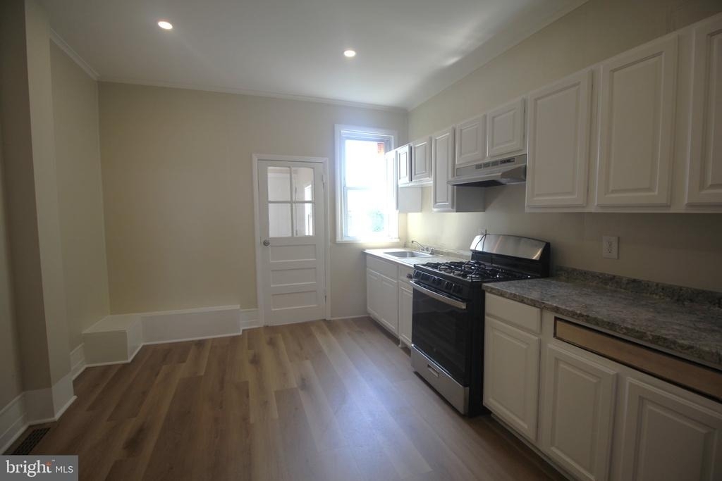 1157 Chambers Street - Photo 10