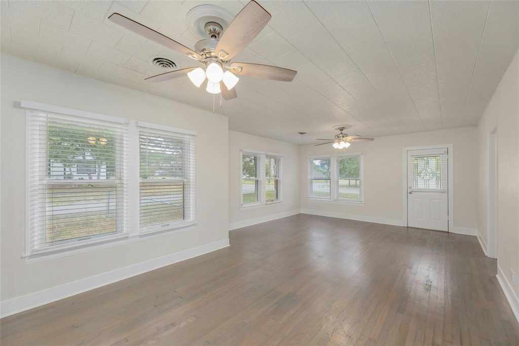 419 N Doak St - Photo 6