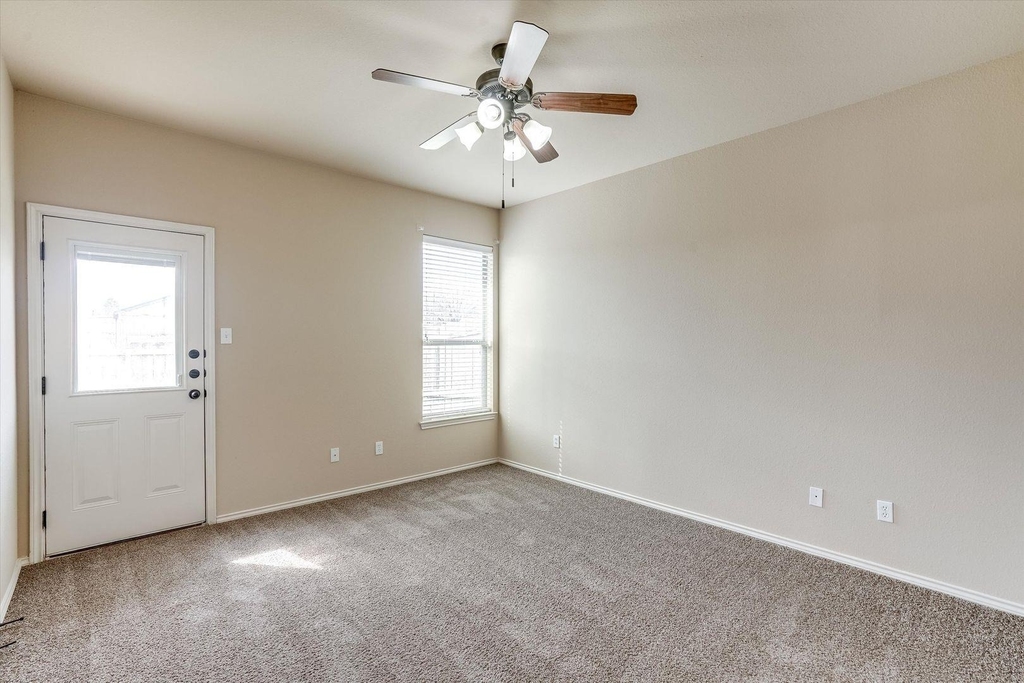 1120 Brendon Lee Ln - Photo 11