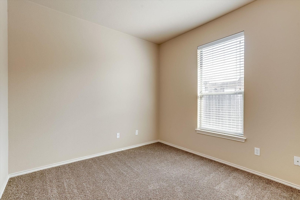 1120 Brendon Lee Ln - Photo 7