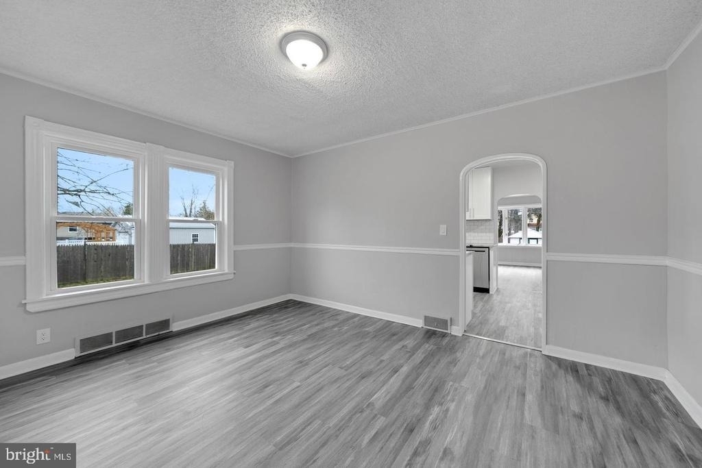 19 Mcclellan Avenue - Photo 2
