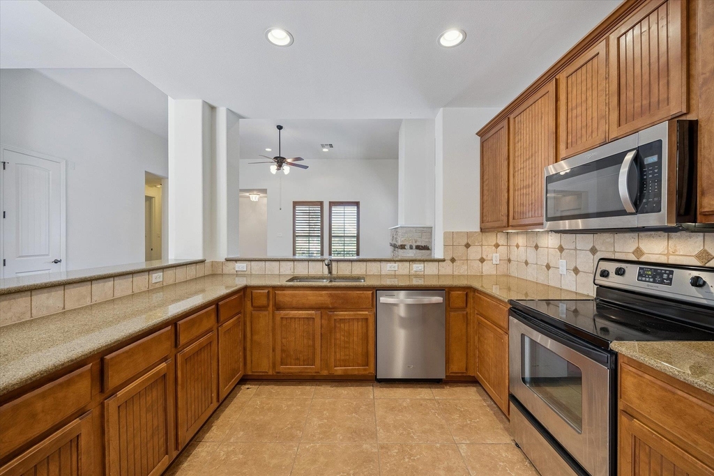 6201 River Place Blvd - Photo 5