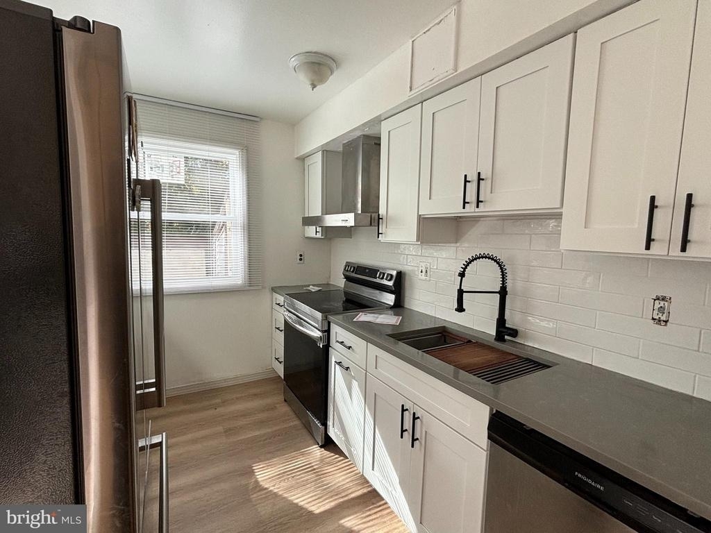 2404 Bayberry Court - Photo 6