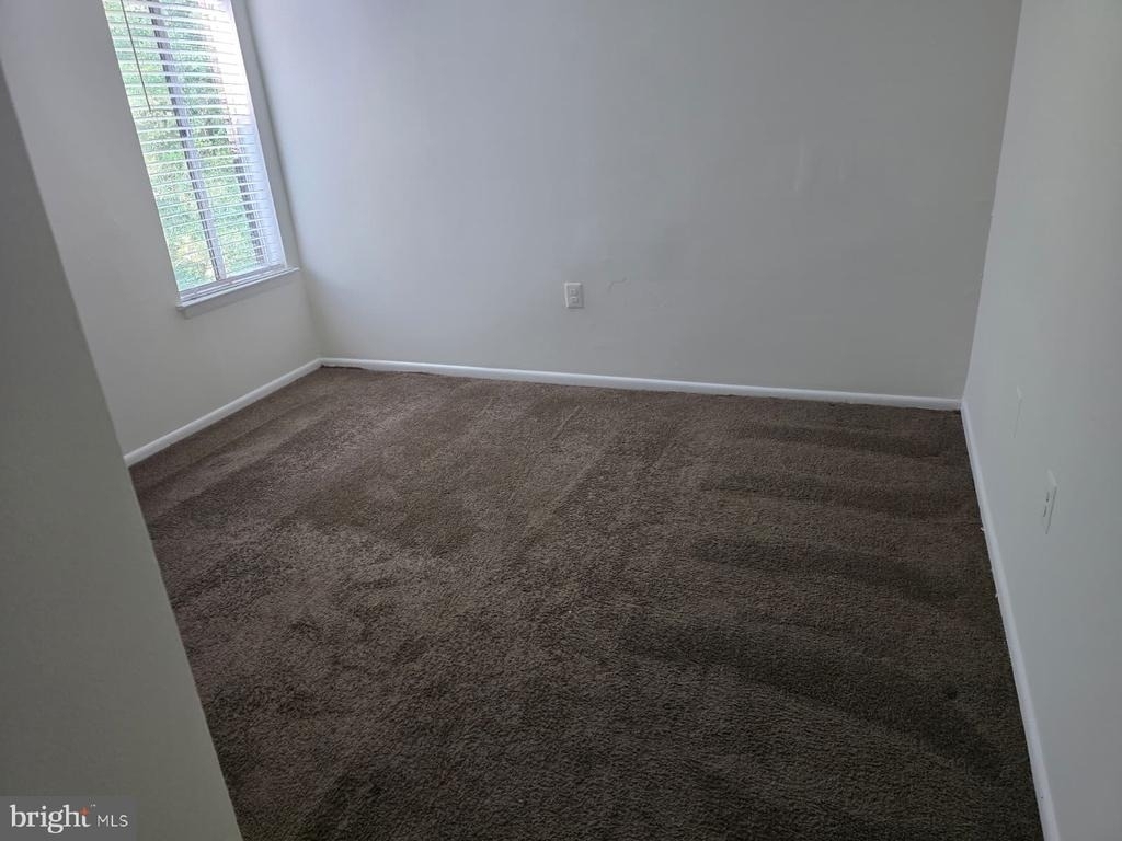 7814 Hanover Parkway - Photo 10
