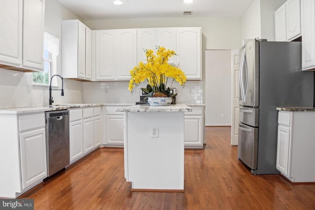 5704 Allwood Court - Photo 10