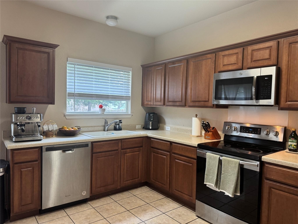 2107 Charlotte Estates Dr - Photo 4