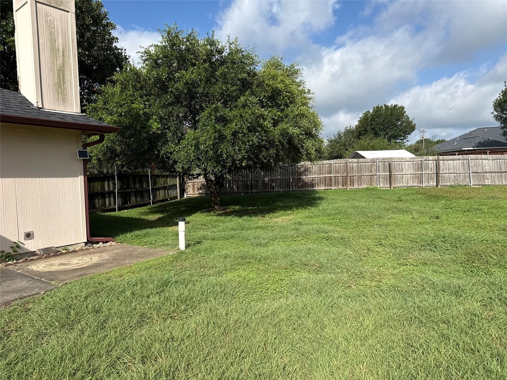 211 Brent Blvd - Photo 2