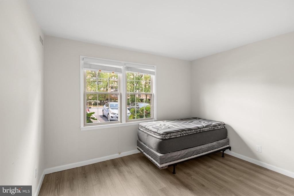 6034 Westchester Park Drive - Photo 15