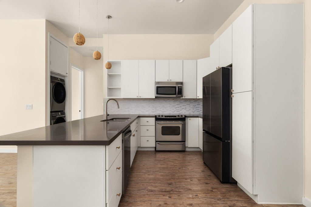 507 Sabine St - Photo 3