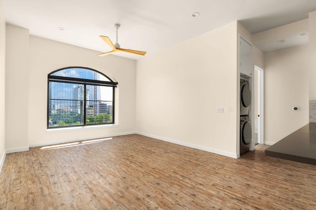 507 Sabine St - Photo 9