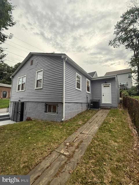 1629 Quarter Avenue - Photo 3