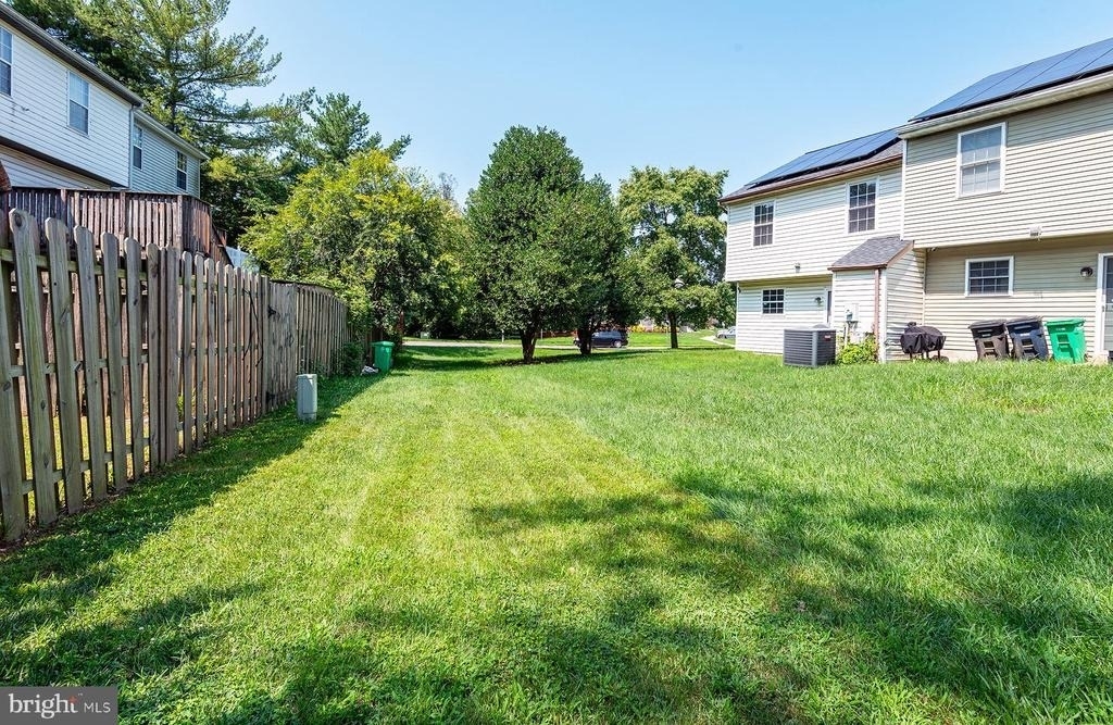 2406 Rosecroft Court - Photo 33