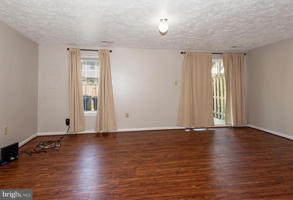 2406 Rosecroft Court - Photo 23