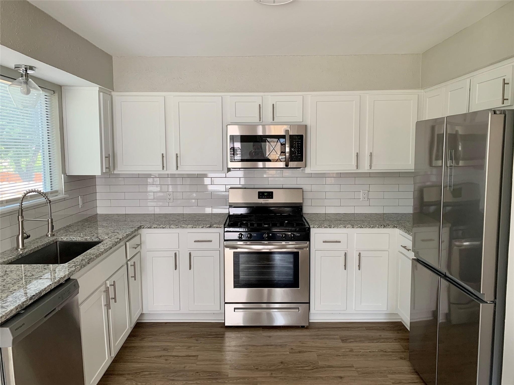 1604 Middleway Rd - Photo 2