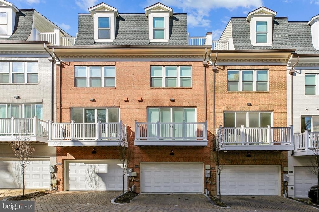 10340 Grosvenor Place - Photo 1