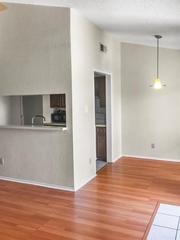 2706 Salado St - Photo 4