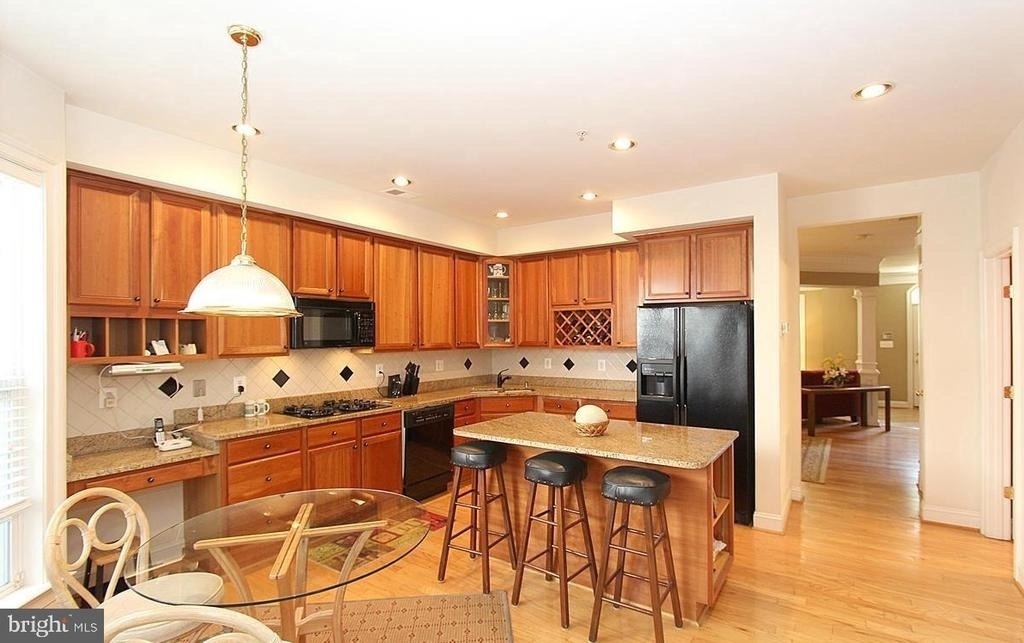537 Longhorn Crescent - Photo 3