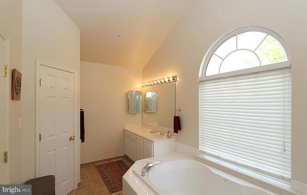 537 Longhorn Crescent - Photo 6