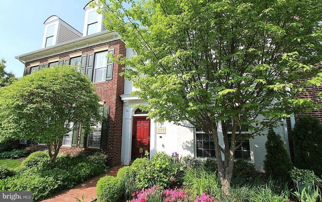 537 Longhorn Crescent - Photo 1