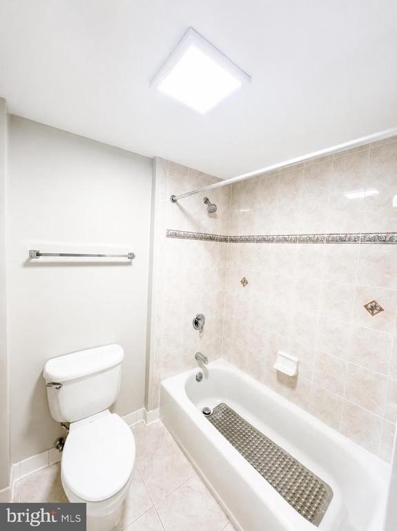 7111 Woodmont Avenue - Photo 7