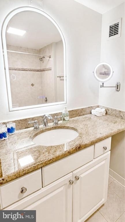 7111 Woodmont Avenue - Photo 6