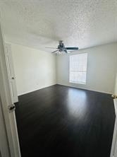 2401 Leon St - Photo 17