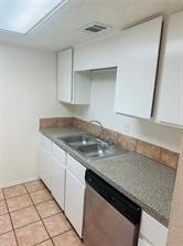 2401 Leon St - Photo 5
