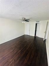2401 Leon St - Photo 15
