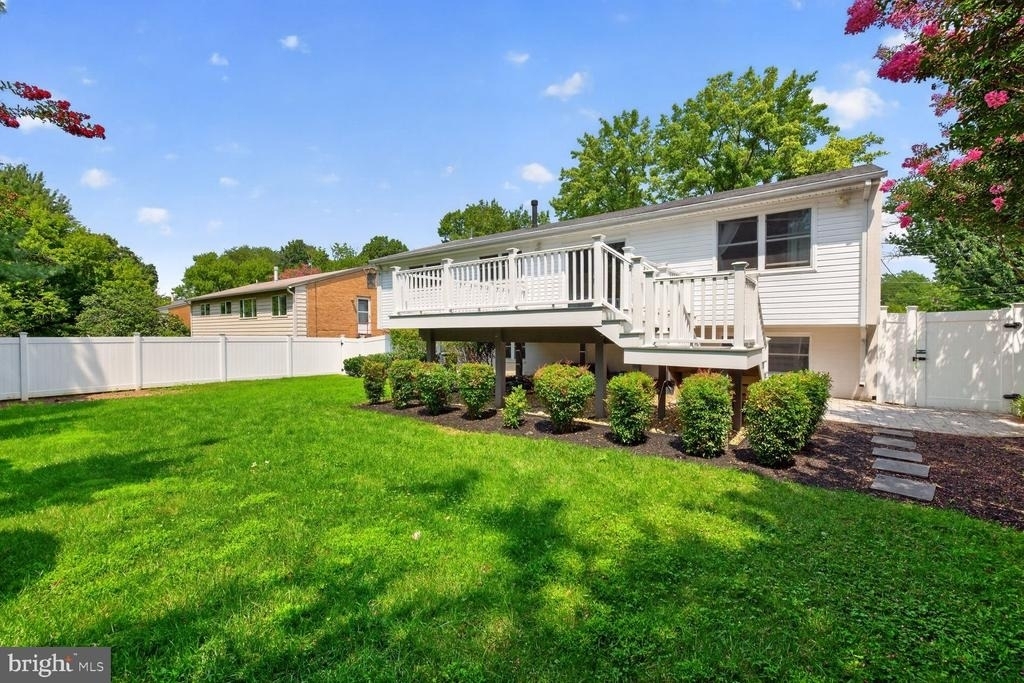 1604 Martha Terrace - Photo 13