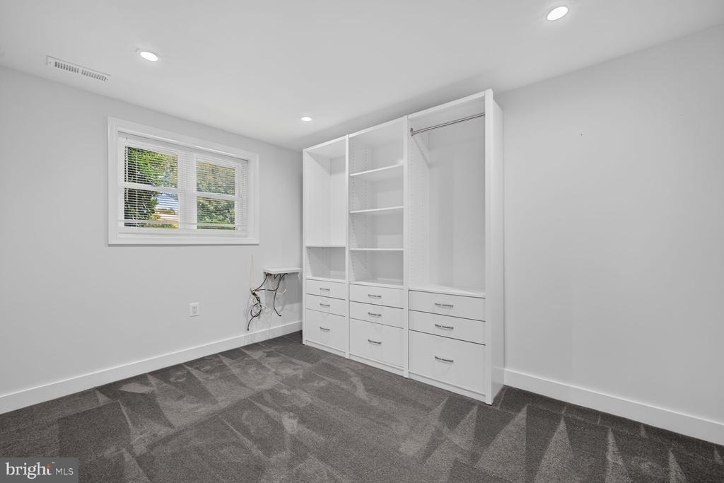 1604 Martha Terrace - Photo 7
