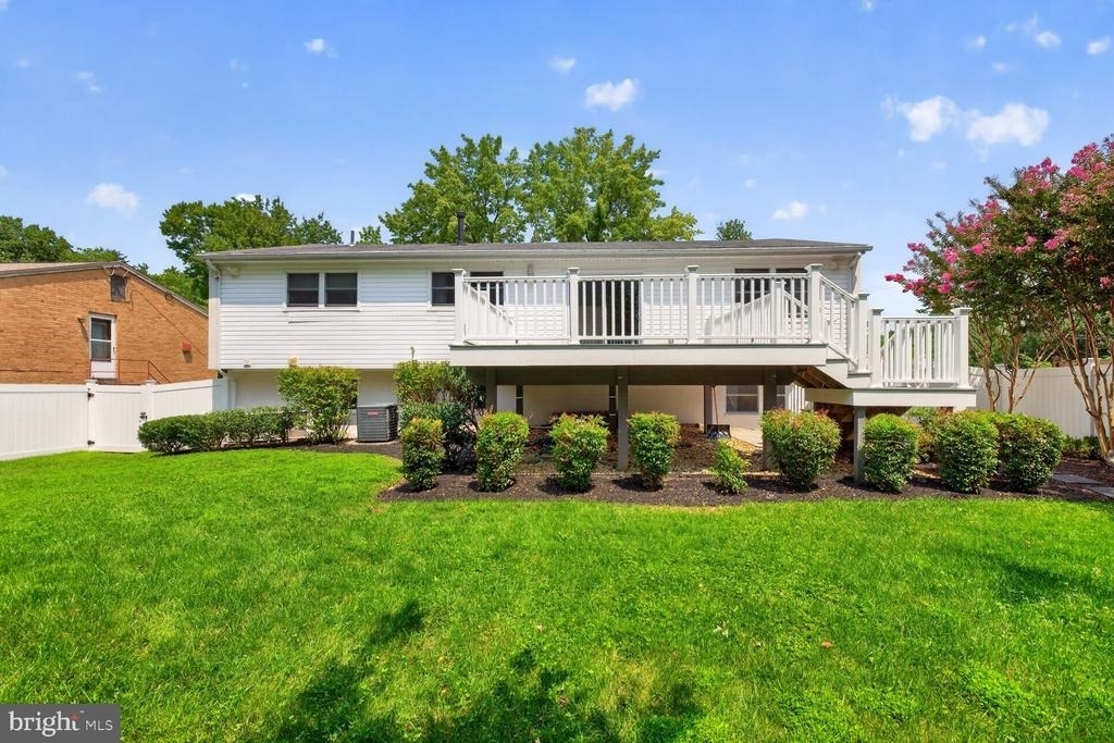 1604 Martha Terrace - Photo 12