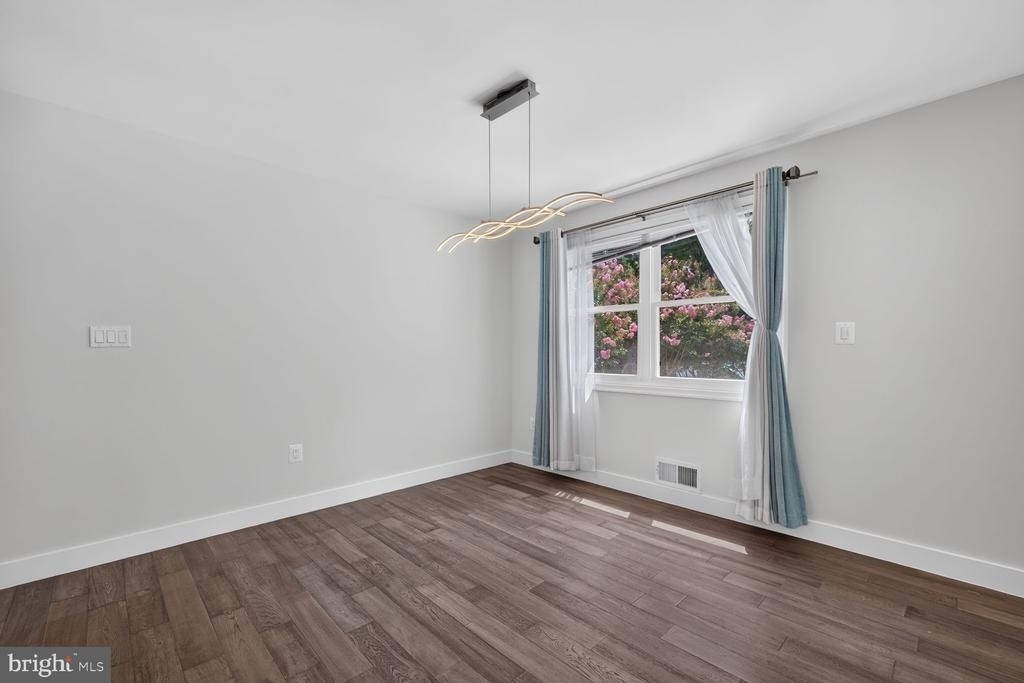 1604 Martha Terrace - Photo 16