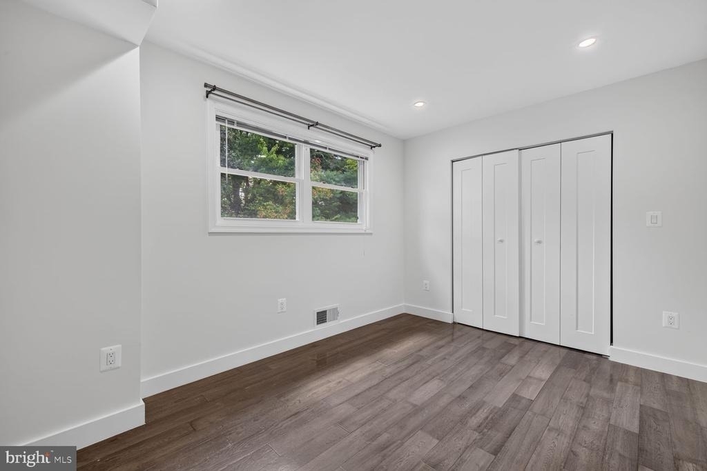 1604 Martha Terrace - Photo 17