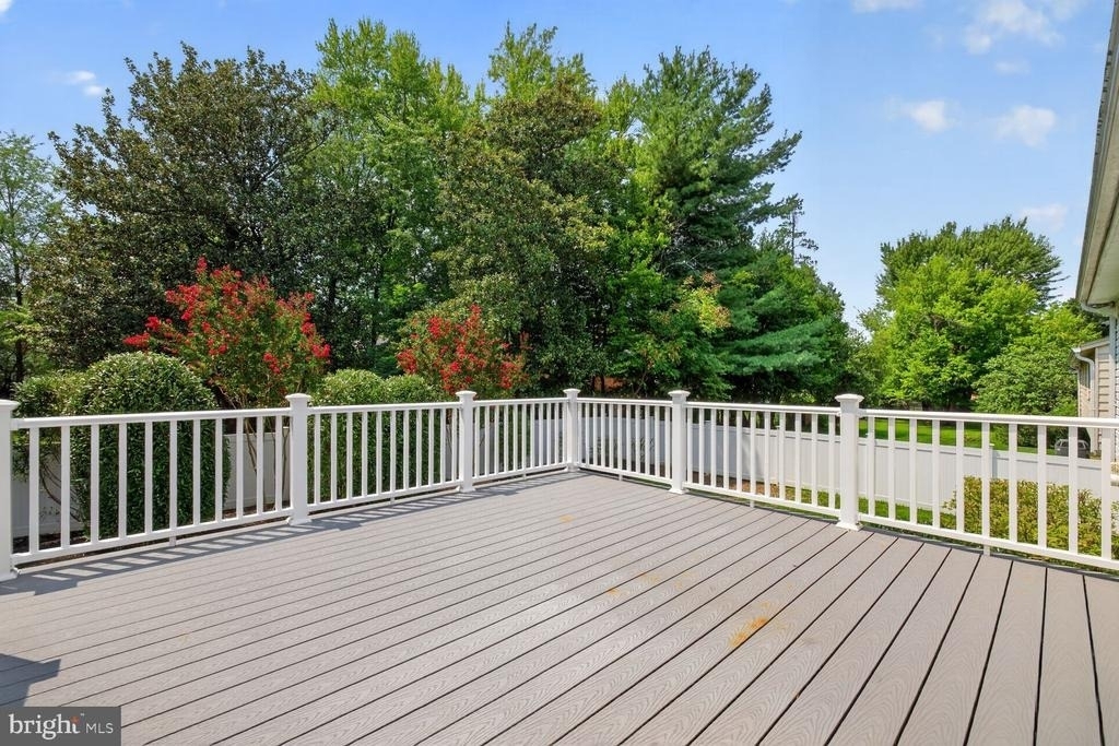 1604 Martha Terrace - Photo 14