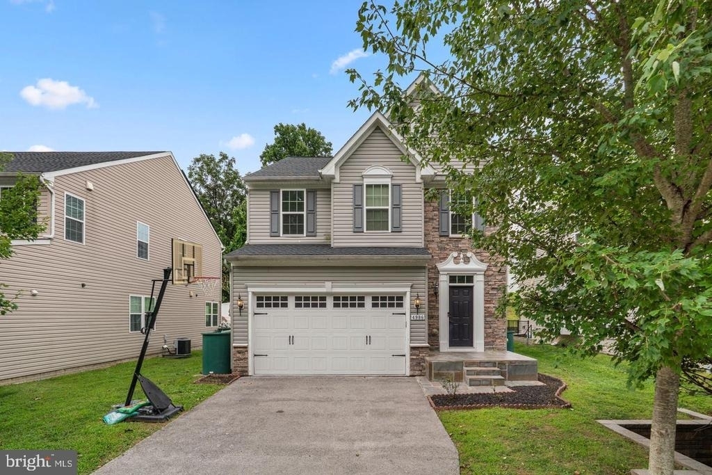 4986 Windpower Way - Photo 0