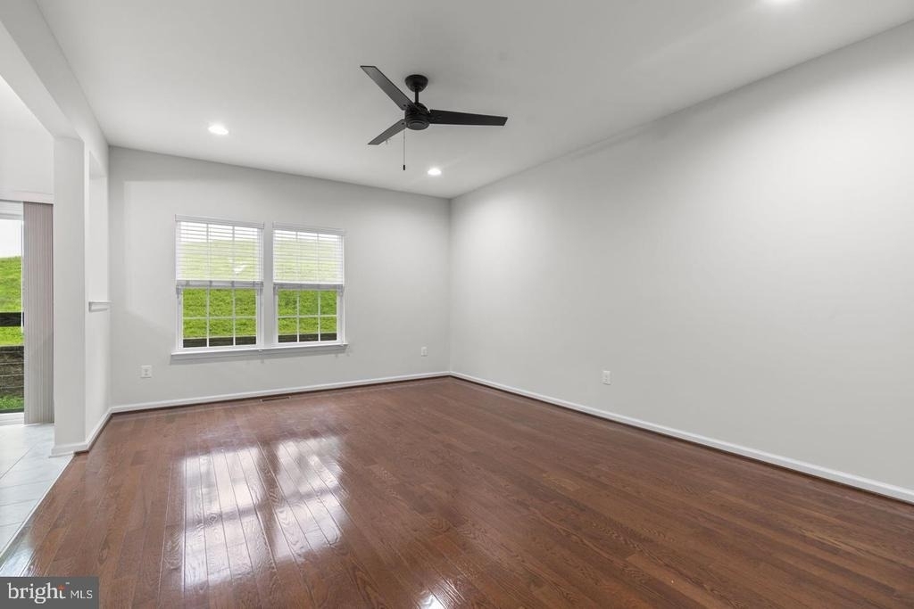 4986 Windpower Way - Photo 4