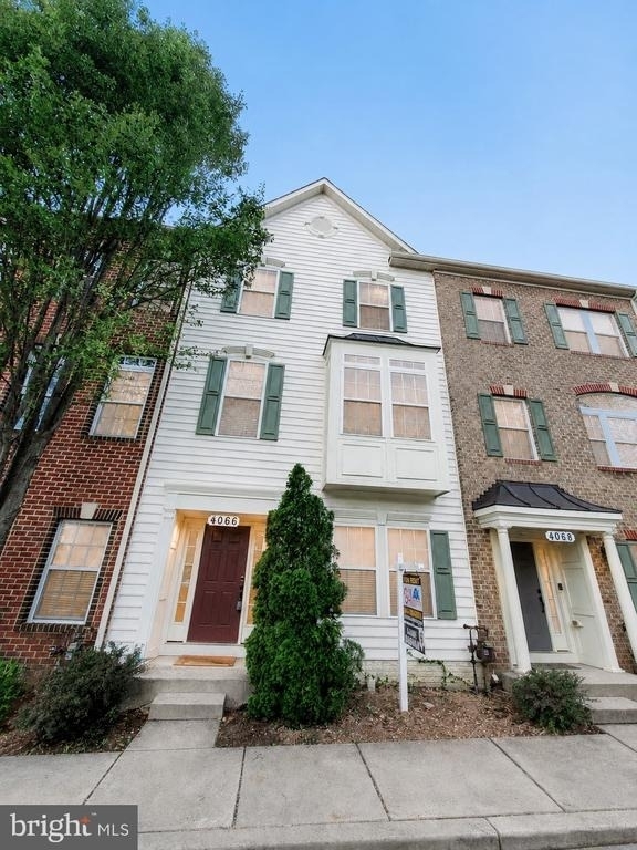 4066 Finsbury Lane - Photo 0
