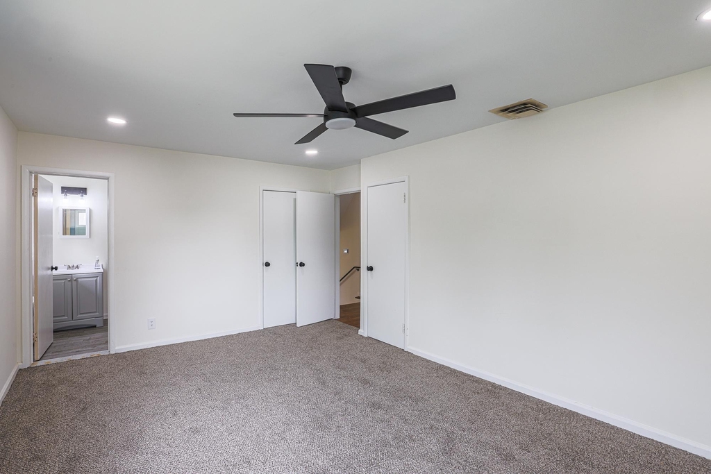 2302 Farringdon Road - Photo 10