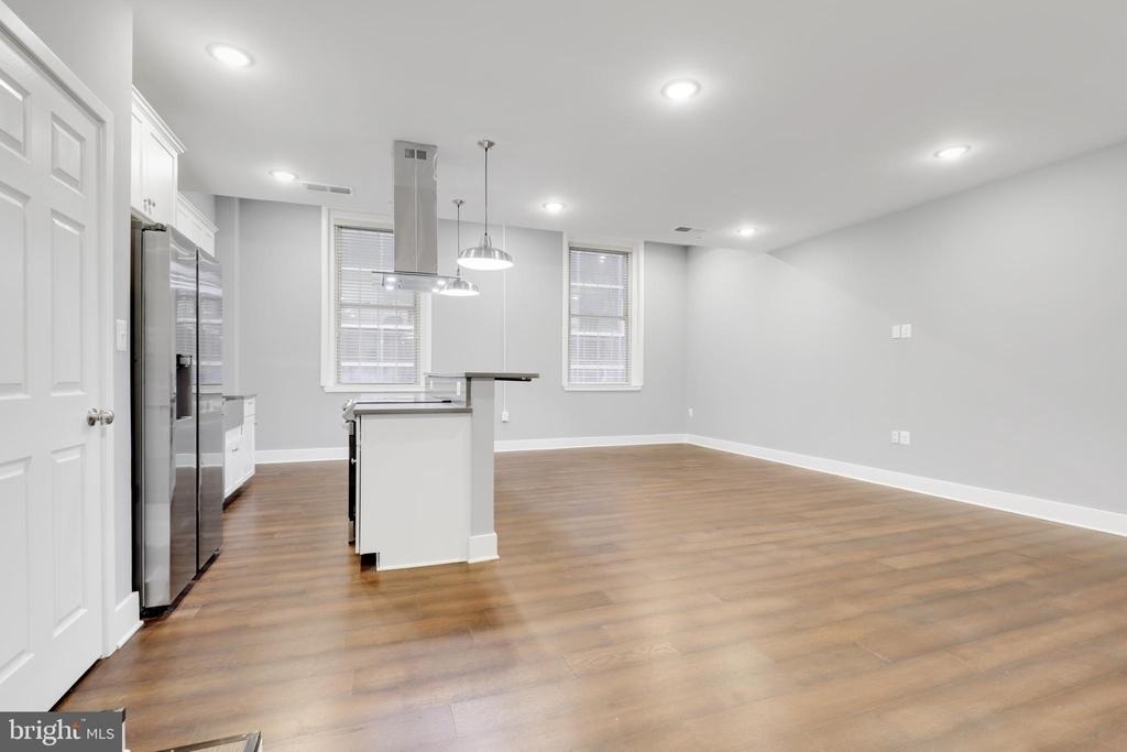 19 E Fayette Street - Photo 1